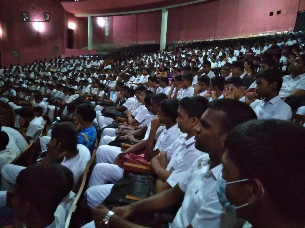 A large audience of students attending the provincial-level Agricultural Science workshop.