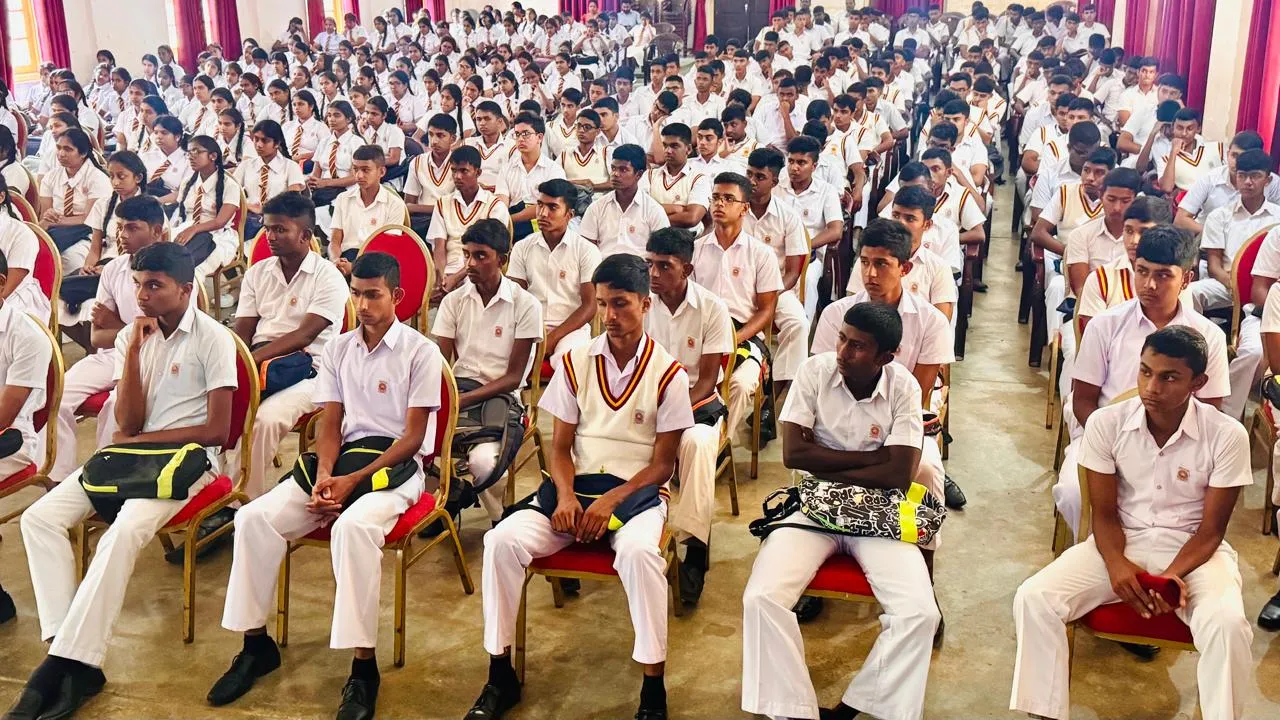 A large group of Poramadulla Central College Advanced Level students attending the orientation workshop.